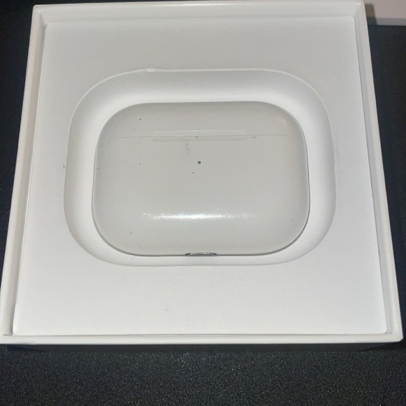 White Apple Air pods Series 5 - Picture 3 of 3